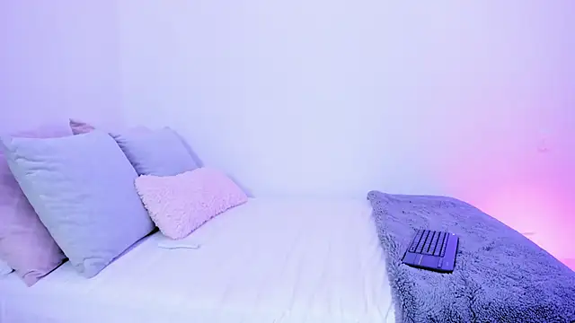 Snapshot of Alexis_Rosse chatting on May 21, 12:34 pm Alexis Rosse online show from May 21, 12:34 pm