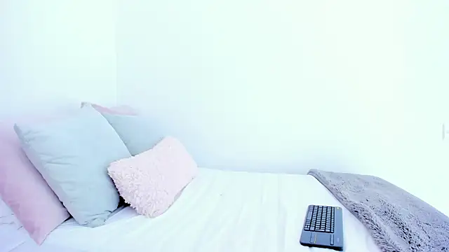Snapshot of Alexis_Rosse chatting on May 23, 5:39 pm Alexis Rosse online show from May 23, 5:39 pm