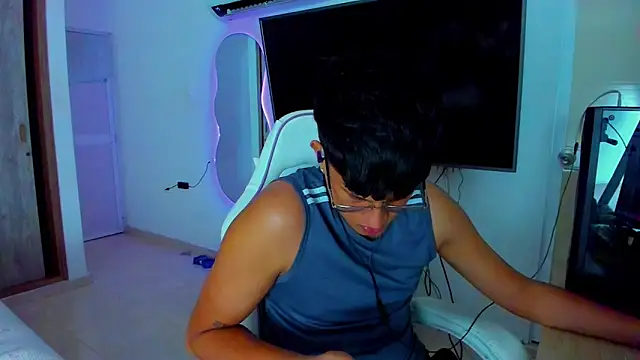 kittyandrick online show from November 8, 5:29 am