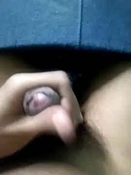 Snapshot of AloneDick chatting on November 24, 9:42 am AloneDick online show from November 24, 9:42 am