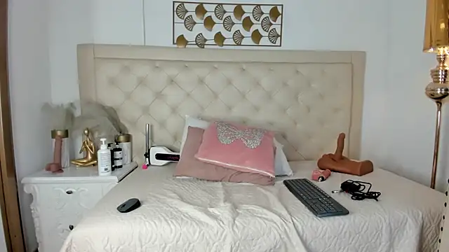  chloe adams online show from February 13, 11:39 am