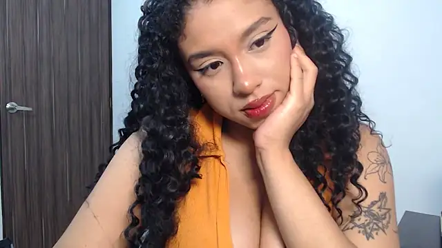 Snapshot of barbara_falcons chatting on June 6, 4:39 am barbara falcons online show from June 6, 4:39 am