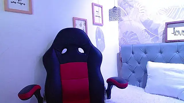 violletha online show from February 4, 6:27 pm