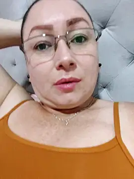 Snapshot of milly_sanchez chatting on May 17, 5:20 pm milly sanchez online show from May 17, 5:20 pm