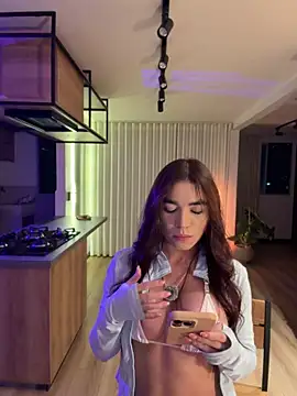 carolynnetrujillo online show from July 24, 12:41 am