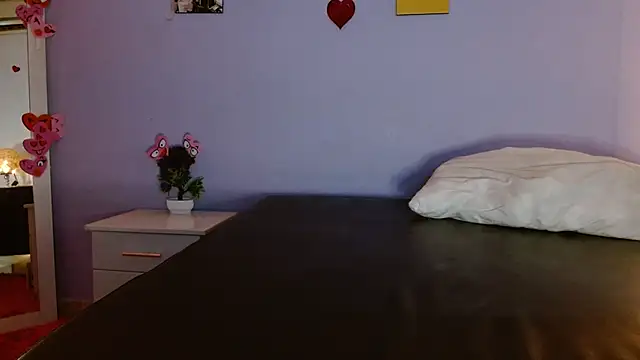 Snapshot of Kimandyuk chatting on February 14, 8:26 pm Kimandyuk online show from February 14, 8:26 pm