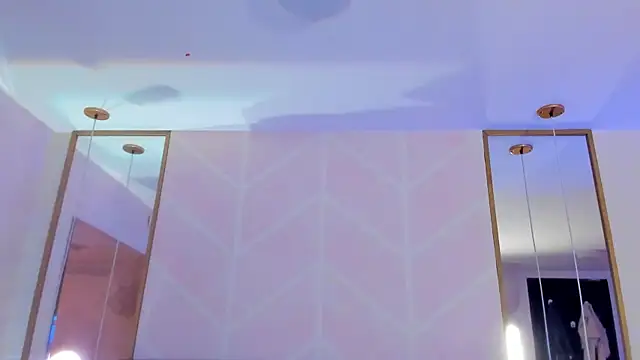 GabyPetit online show from November 27, 8:11 pm