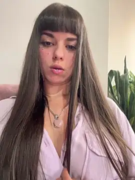 Snapshot of VioletaSubmissive chatting on October 21, 9:37 pm VioletaSubmissive online show from October 21, 9:37 pm