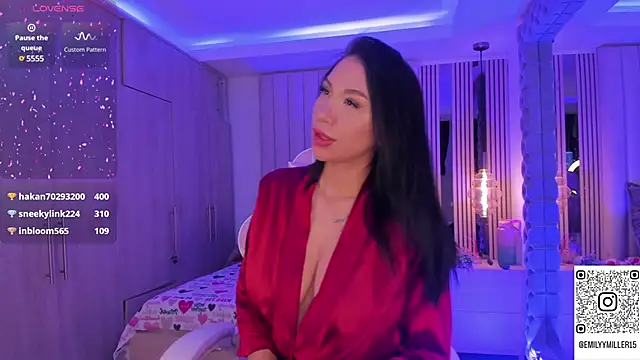 Emilyymilleer  online show from January 11, 8:21 pm