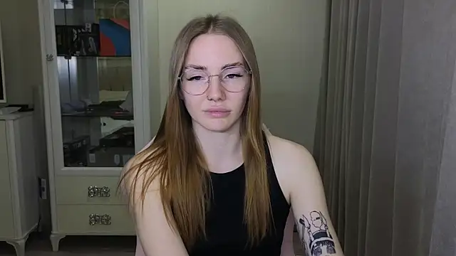 Snapshot of littlevildevil chatting on December 2, 4:09 pm littlevildevil online show from December 2, 4:09 pm