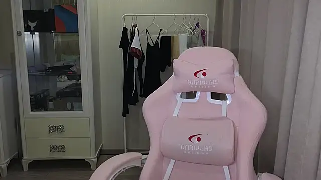 littlevildevil online show from January 18, 11:11 am