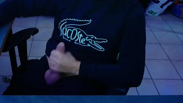 Snapshot of Vlad230323 chatting on December 2, 2:56 pm Vlad230323 online show from December 2, 2:56 pm