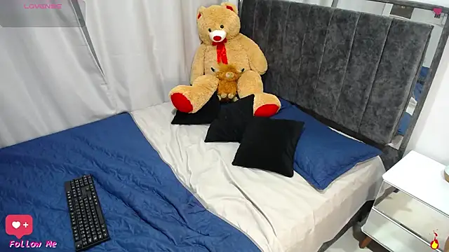 anna alvarez online show from May 31, 12:41 am