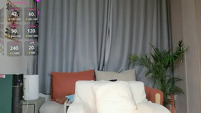 Snapshot of Youth3_ chatting on January 8, 9:53 am Youth3 online show from January 8, 9:53 am