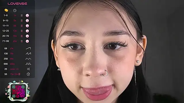 Snapshot of AislyEmbury chatting on October 26, 5:35 am AislyEmbury online show from October 26, 5:35 am