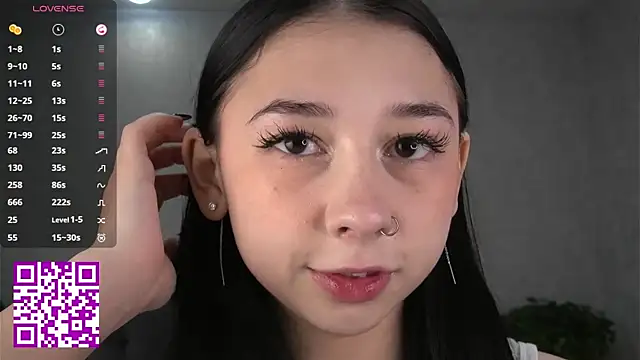 Snapshot of AislyEmbury chatting on October 31, 5:30 am AislyEmbury online show from October 31, 5:30 am