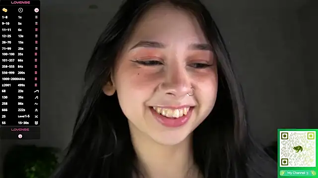 Snapshot of AislyEmbury chatting on November 19, 4:45 am AislyEmbury online show from November 19, 4:45 am