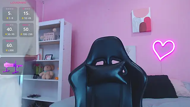 Ian Castillo  online show from January 31, 11:13 am