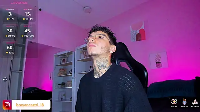 Ian Castillo  online show from November 27, 11:23 am