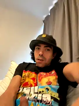 wolfwhite95 online show from October 12, 2:27 pm