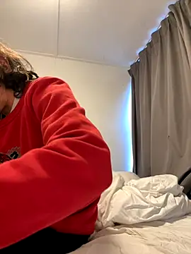 wolfwhite95 online show from October 27, 3:27 pm