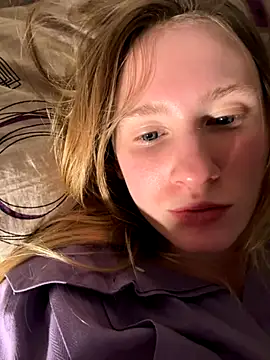 Snapshot of saint_cat25 chatting on October 31, 10:33 pm saint cat25 online show from October 31, 10:33 pm