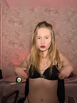 Snapshot of saint_cat25 chatting on November 22, 5:56 pm saint cat25 online show from November 22, 5:56 pm