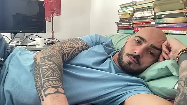 alessandromori91 online show from April 28, 2:22 pm