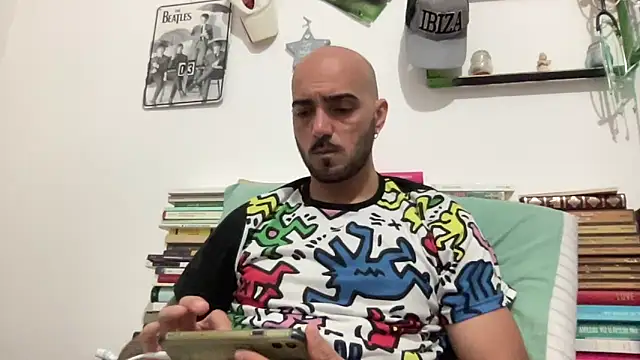 alessandromori91 online show from May 2, 7:19 pm