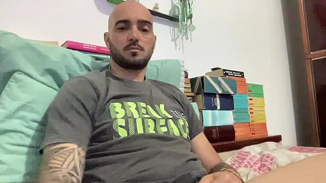 alessandromori91 online show from May 3, 9:32 pm