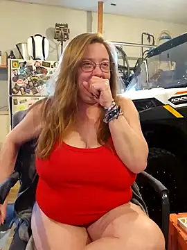 Snapshot of MsShelby40 chatting on November 30, 8:13 pm MsShelby40 online show from November 30, 8:13 pm