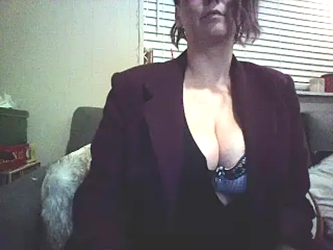 Snapshot of Big-Tits-McGee chatting on February 16, 4:31 am Big-Tits-McGee online show from February 16, 4:31 am
