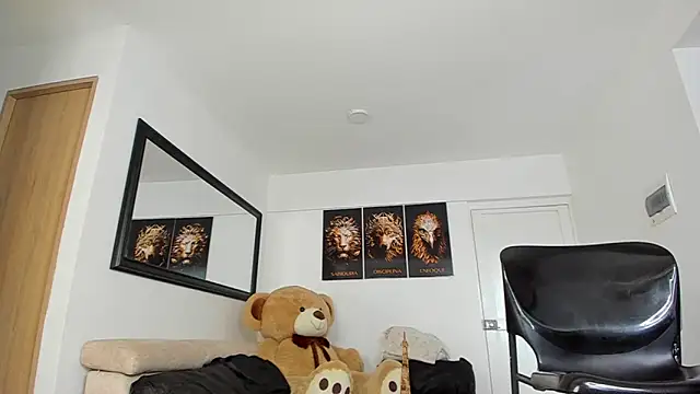 Snapshot of smit_hot_sr chatting on December 25, 4:54 pm smit hot sr online show from December 25, 4:54 pm