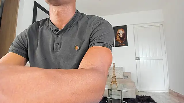 Snapshot of smit_hot_sr chatting on February 24, 8:25 pm smit hot sr online show from February 24, 8:25 pm