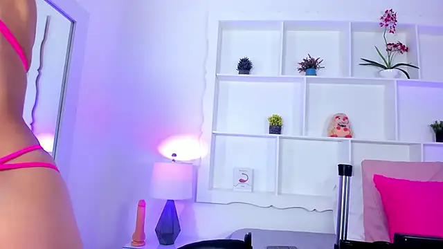 Jenifer Diaz online show from March 18, 1:20 pm