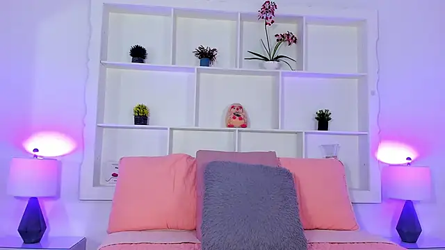 Jenifer Diaz online show from October 1, 1:17 pm