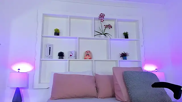 Jenifer Diaz online show from November 10, 1:21 pm