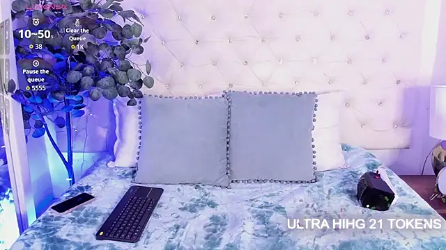 sophie pariss online show from July 29, 2:53 am