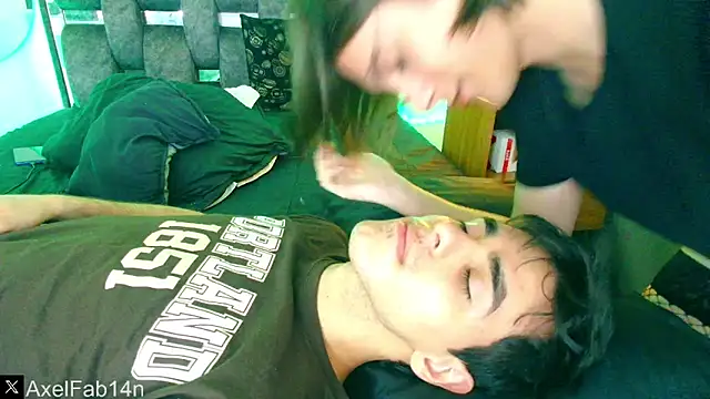 Alex and Fabian online show from February 3, 9:07 pm