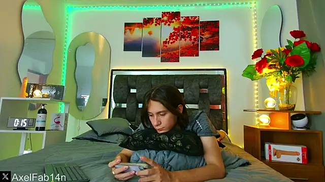 Alex and Fabian online show from February 11, 6:22 pm