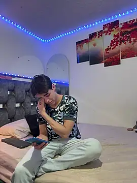 Alex and Fabian online show from February 20, 3:03 am