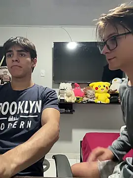 Snapshot of Alex_and_Fabian chatting on May 22, 3:35 am Alex and Fabian online show from May 22, 3:35 am