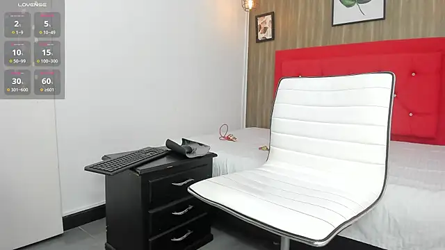 Hotkoljeixxx online show from December 3, 3:30 am