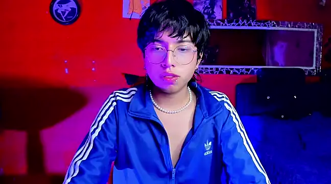 Snapshot of AnggelONfiree chatting on February 12, 4:44 am AnggelONfiree online show from February 12, 4:44 am