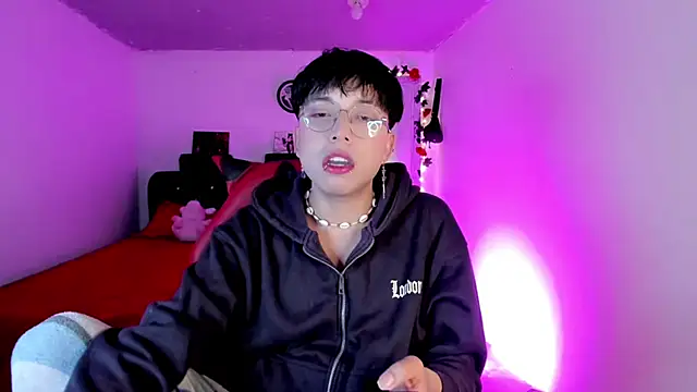 Snapshot of AnggelONfiree chatting on October 30, 2:13 am AnggelONfiree online show from October 30, 2:13 am