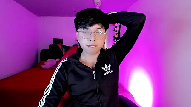 Snapshot of AnggelONfiree chatting on October 31, 12:11 am AnggelONfiree online show from October 31, 12:11 am