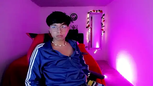 Snapshot of AnggelONfiree chatting on November 26, 2:01 am AnggelONfiree online show from November 26, 2:01 am