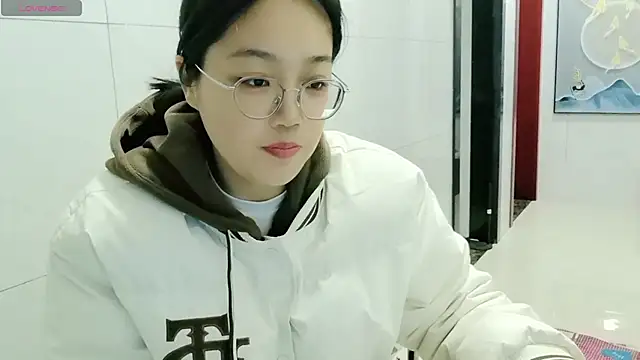 luoxuwen online show from December 9, 6:12 am