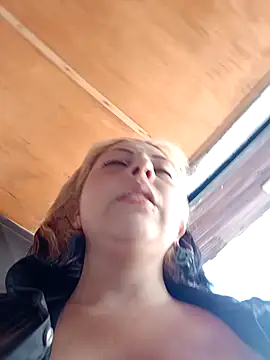 Snapshot of madelaine- chatting on December 6, 4:49 pm madelaine- online show from December 6, 4:49 pm