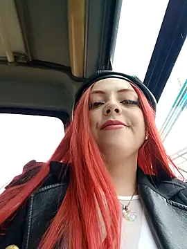 Snapshot of madelaine- chatting on December 28, 7:22 pm madelaine- online show from December 28, 7:22 pm